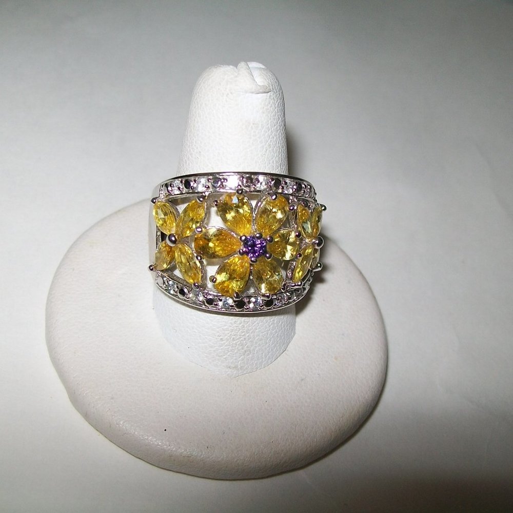 VINTAGE CITRINE FLOWER RING  SIZE 8